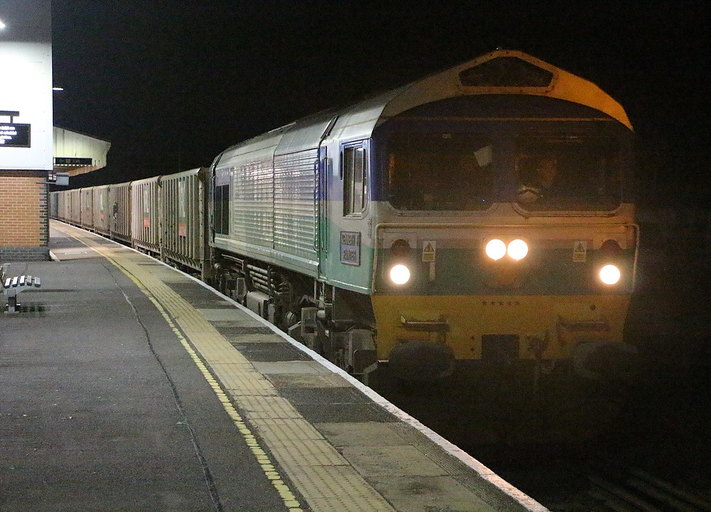 59005 with 6V68 at Fareham 9/12/24 | Freightliner's Aggregat… | Flickr