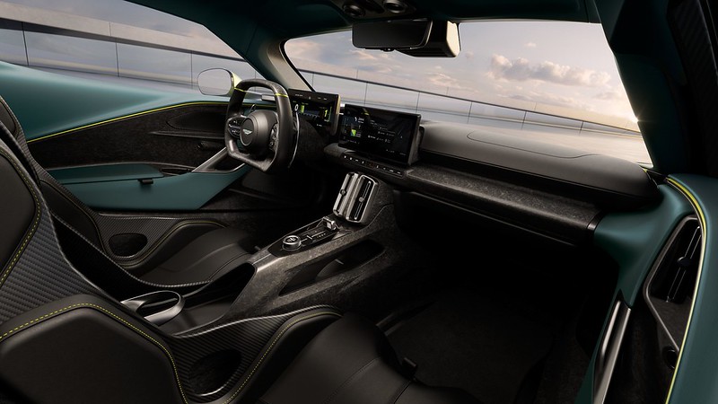 Aston Martin Valhalla: Novo supercarro híbrido com 1.079 cv