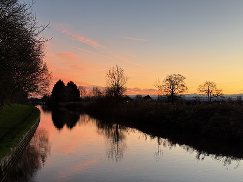 Serene at sunset by beckied.gdl, Barbridge, Cheshireshropshireunioncanal canal canalphotography sunset stillness reflection silhouett