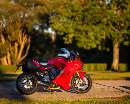 Gysinge Herrgård, September 20, 2024 by Ulf Bodin, CR529384-85.autumn motorväg sverige höst sunset ducati canoneosr5 ducatisupersports solnedgång gysin