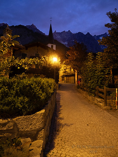 190918_064859_5882 New Horizons (Wed 18 Sep 19) by AKMC Photography, <b>Courmayeur, Valle d’Aosta, Italia</b>

2018 was easy. I had hardly taken any photos, so I had lim