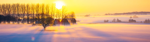 Lever de soleil dans la brume d'hiver by Jerome Pouille, Campagne de l'Arrageois, janvier 2025drone droneshoot dronephotography aerialphotography dji hiver w