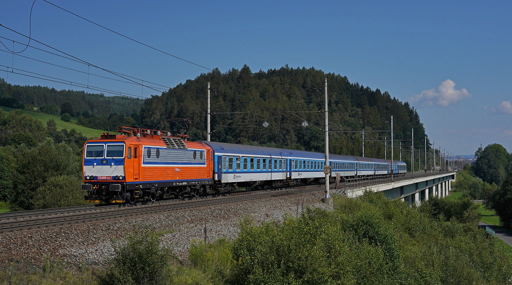 ES499.1001 362 001-0