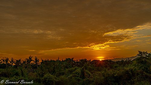 Lever sur Lovina Beach Club / Rising on Lovina Beach Club (3) by (bbarsalo), Pandji, Bali, Indonésie24105mm clouds dawn indonesia indonésie landscape leverdesoleil light nature