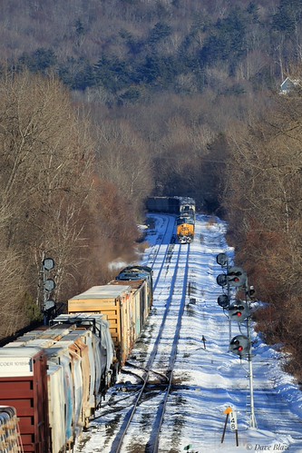 Pittsfield Hand-off by Dave Blaze Rail Photography, Having wrapped up their work setting out the Housatonic Railroad interchange CSXT train M424 has pul