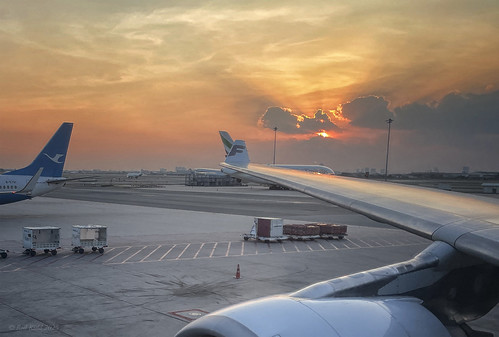 Time to leave by OzzRod, A sunset departure from Bangkok's Suvarnabhumi airport. Just waiting for my Finnair Airbus A330-302 