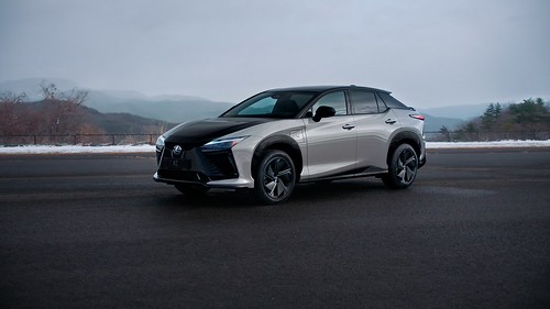 Lexus RZ: Novo SUV elétrico de luxo chega a Portugal em 2025