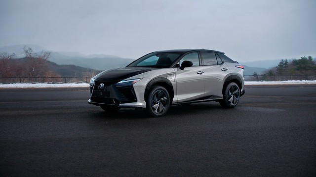 Lexus RZ: Novo SUV elétrico de luxo chega a Portugal em 2025