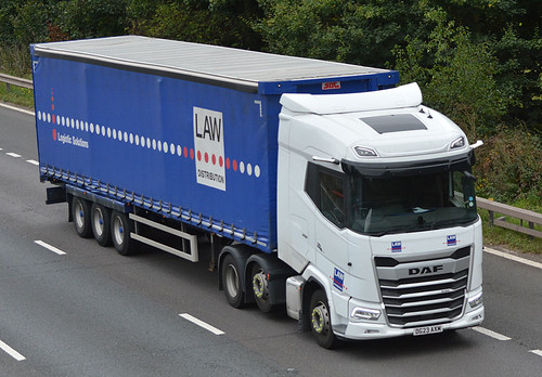 Law Distribution    DG23AXM | by Harry's On The Road Truck Photos