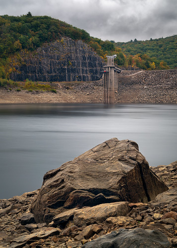 *Solid as a Rock* by Simmie | Reagor - https://www.simmulated.com/blog, 2024 autumn autumncolors blacklandscaperphotographer blackphotographer colebrook connecticutlandscap