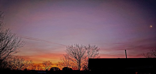 Good morning Moon 🌙 by lillypotpie, March 25, 2025...sunriselandscape morning dawn moon sunrise sky clouds march 2025 spring