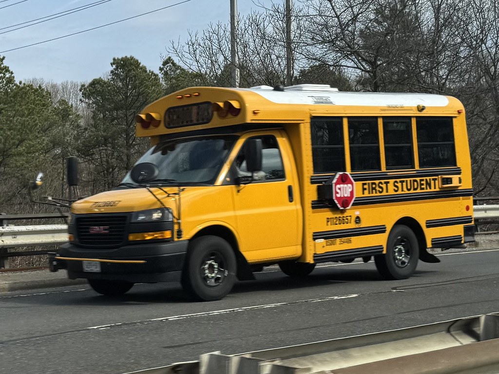 First Student: Middle Island P1126657 | Montauk Bus Photography | Flickr