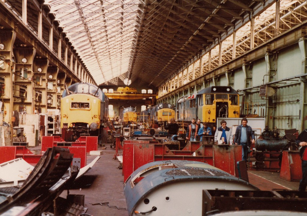 Classes 37 and 31 inside Doncaster works, 23rd May 1982. | Flickr