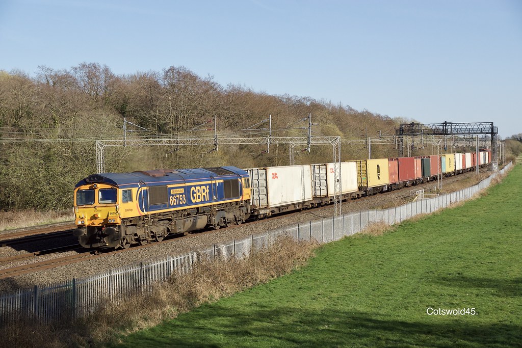 66753. | 66753 'EMD Roberts Road' heads through Slindon with… | Flickr