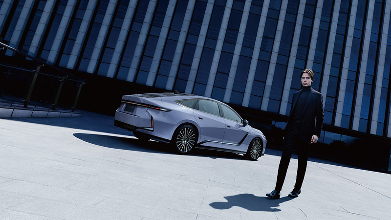 Lexus revela nova geração do ES: mais luxo, tecnologia e eficiência