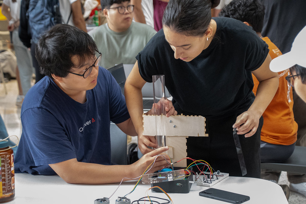 ECE 445 Robot Grand Prix and Project Showcase | Flickr