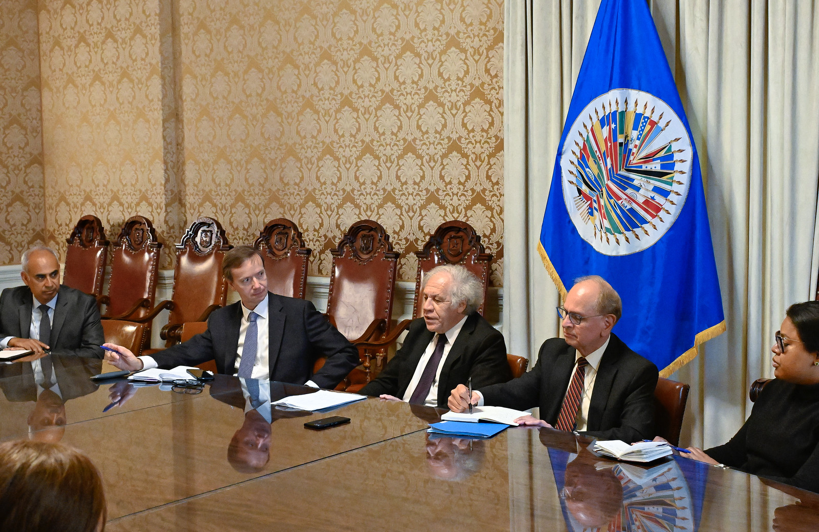 2025 APR 25 Secretary General Meets with Members of Committee of ...