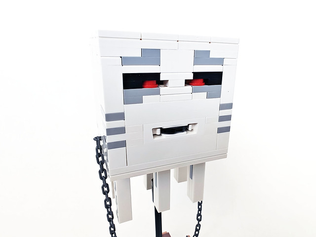 LEGO Minecraft The Ghast Balloon Village Attack (21273)