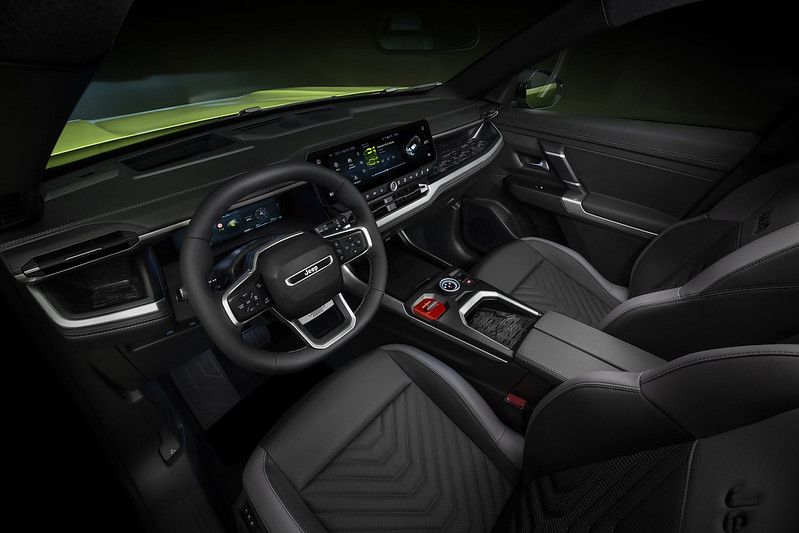 Novo Jeep Compass: o estilo de sempre, agora elétrico e com mais espaço para a família
