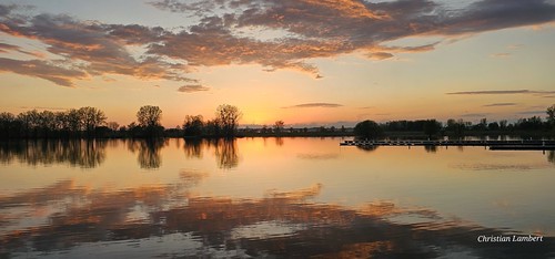 Sur le fleuve ce soir by clambert1000, water fleuve river sky ciel couleurs colors coucherdesoleil light lumière landscape nuages clouds re