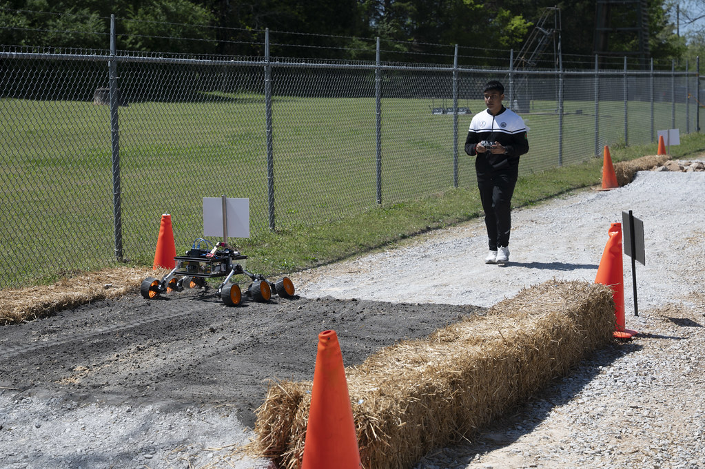 Human Following Rover NASA’s 2025 Human Exploration Rover Challenge | More than 50… | Flickr