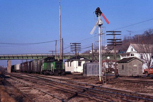 BN 228, East Cabin, East Dubuque, ILLinois; Dec 29, 1980_ | by wccnds John Leopard