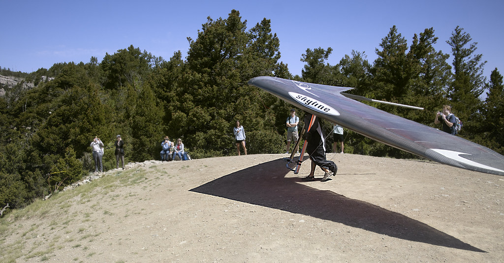 Hang Gliding -  Paragliders Sandia Peak Tramway - Albuquerque -  New Mexico