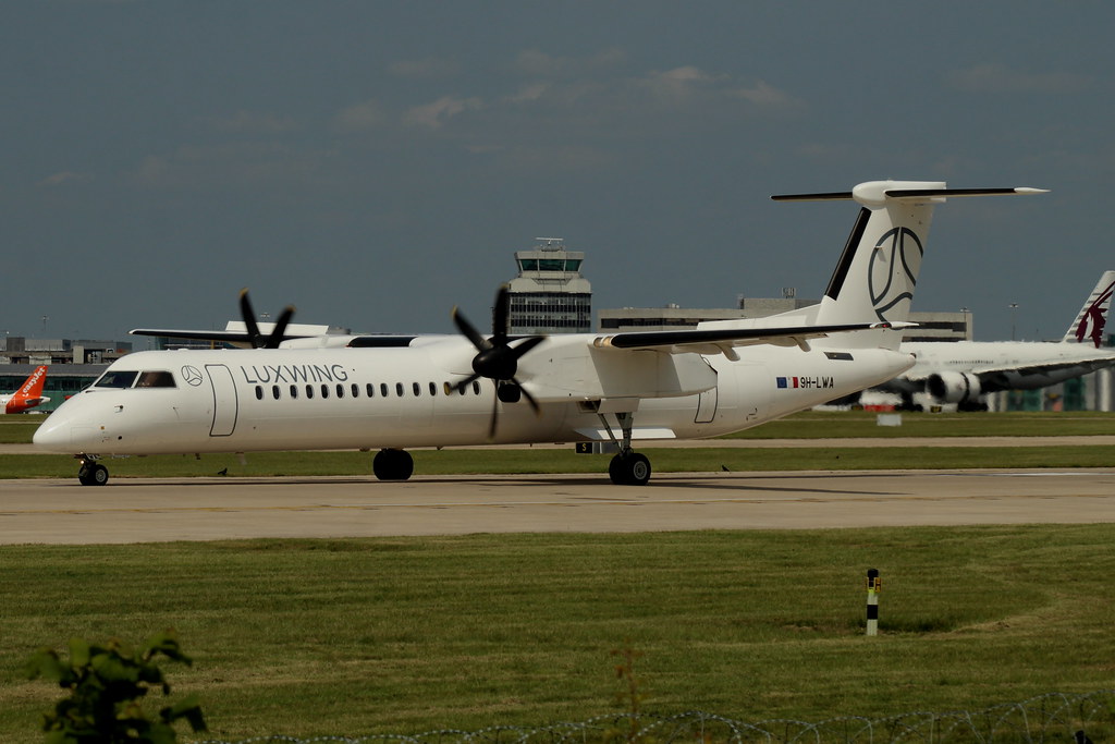 9H-LWA, DE HAVILLAND DHC-8-400 Dash 8