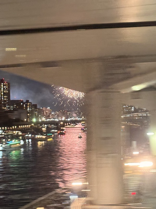 隅田川花火大会 2025 from train window  06