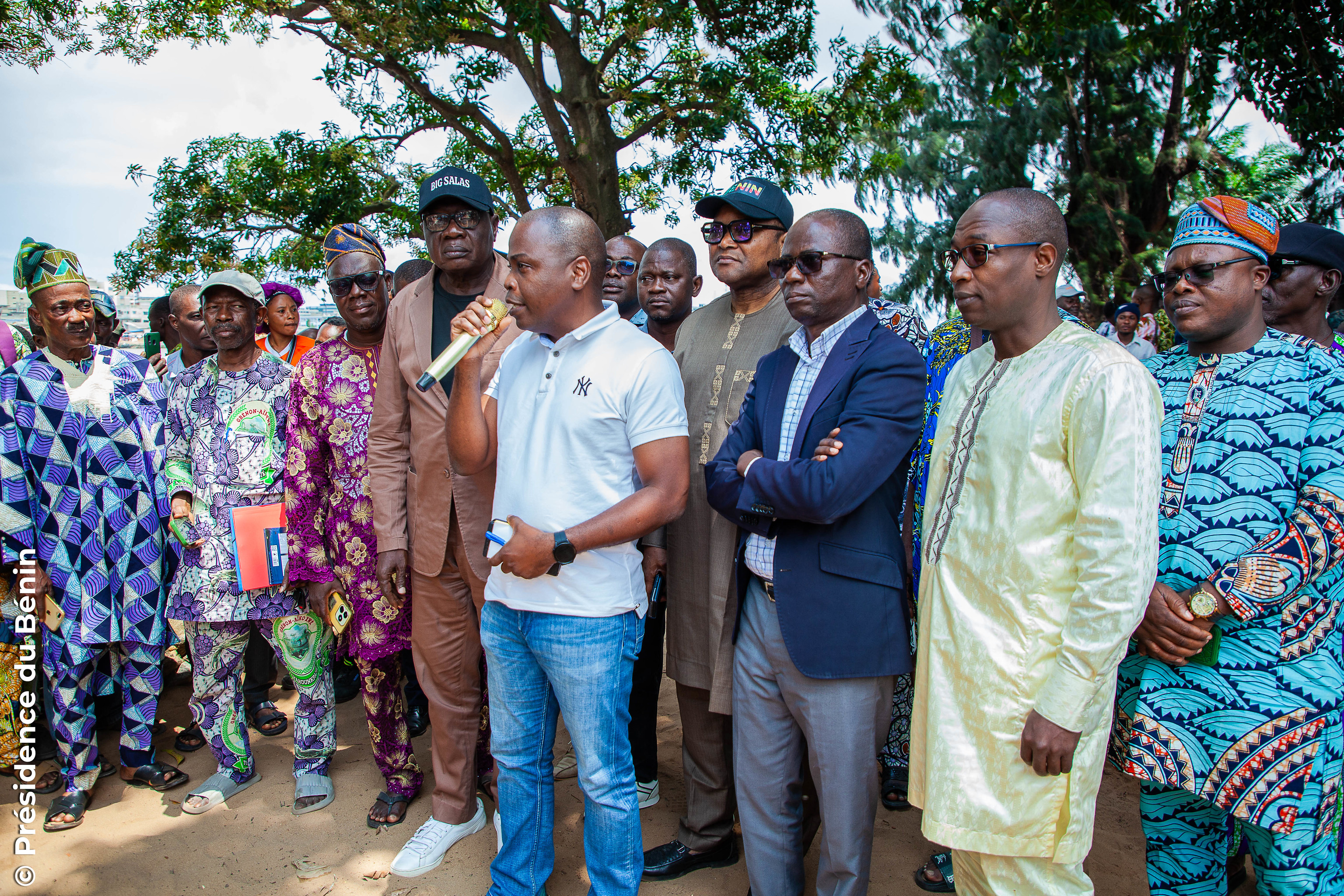 Cérémonie de remise de chèque aux occupants de la Berge Est de la lagune de cotonou-40