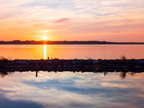 Split Reflection by sz-da, japan sunrise longexposure ibaraki 茨城県 tsuchiura 土浦市 霞ヶ浦 kasumigauralake landscape