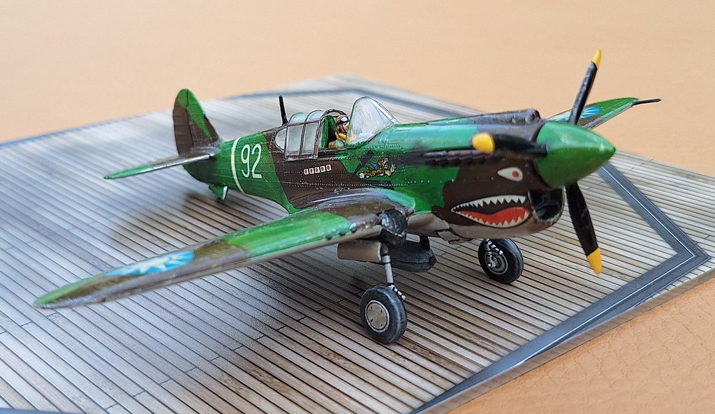Curtiss P-40E Revell 1/72 -- Flying Tigers - Ready for Inspection ...