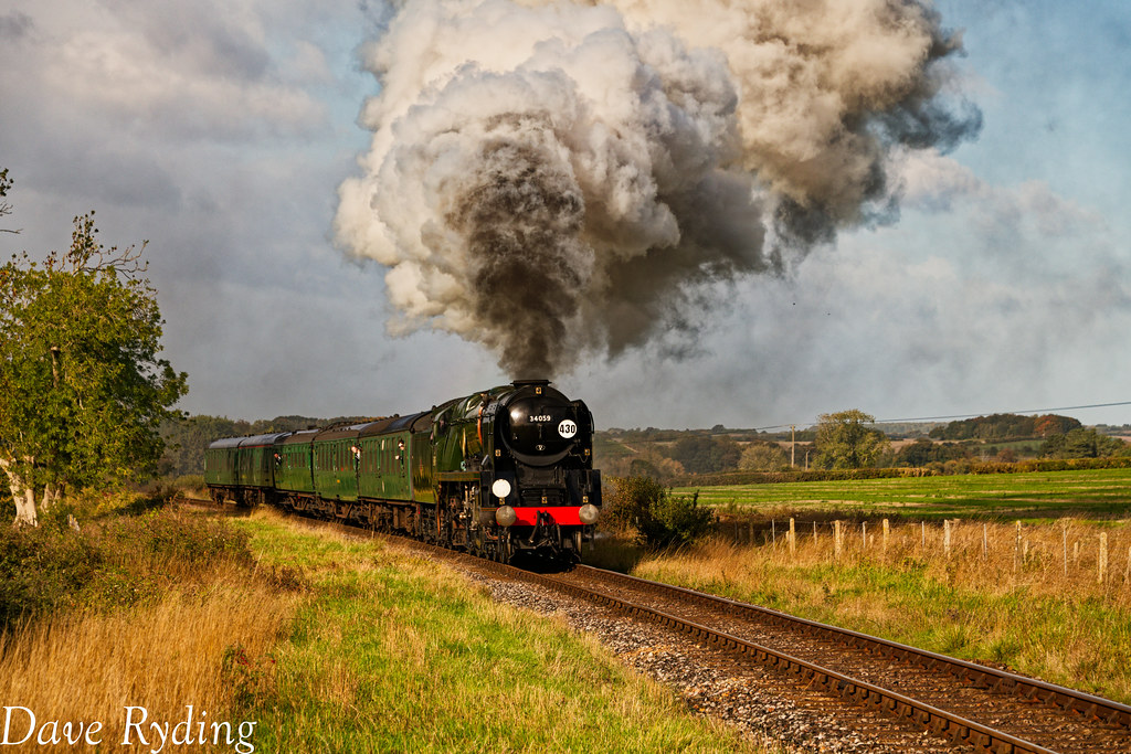 Archie at the ash. | Visiting BoB, 34059 rounds the ash at B… | Flickr