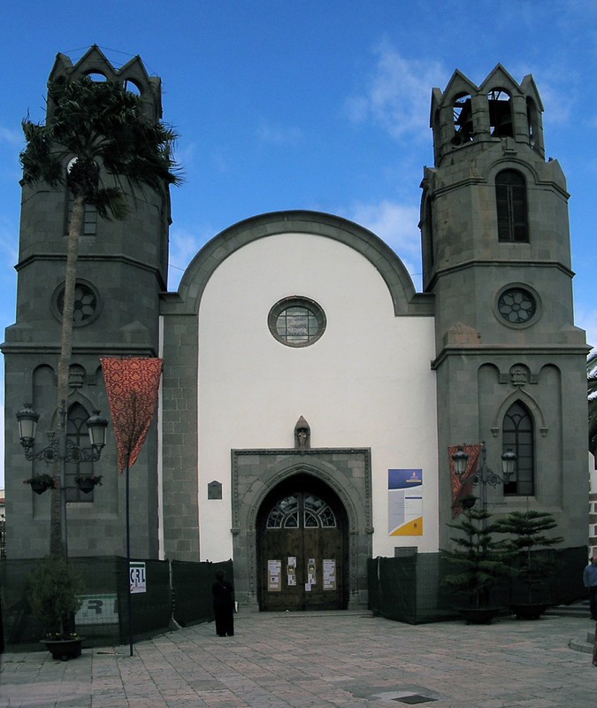 Basilica de San Juan Bautista fachada portada exterior Telde isla de Gran Canaria 01