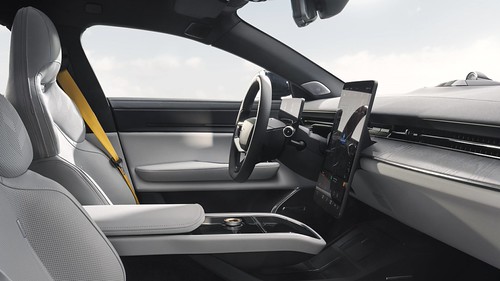 Polestar 5 estreia em Portugal com elegância sueca e preço de luxo