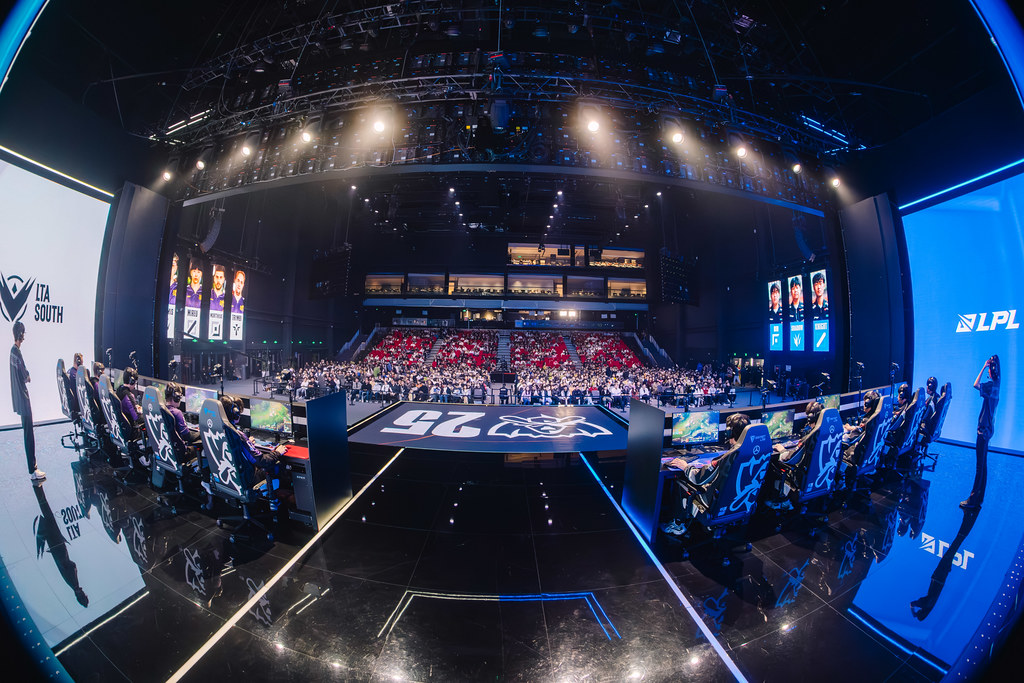 Worlds 2025 Swiss Stage - Day 8
