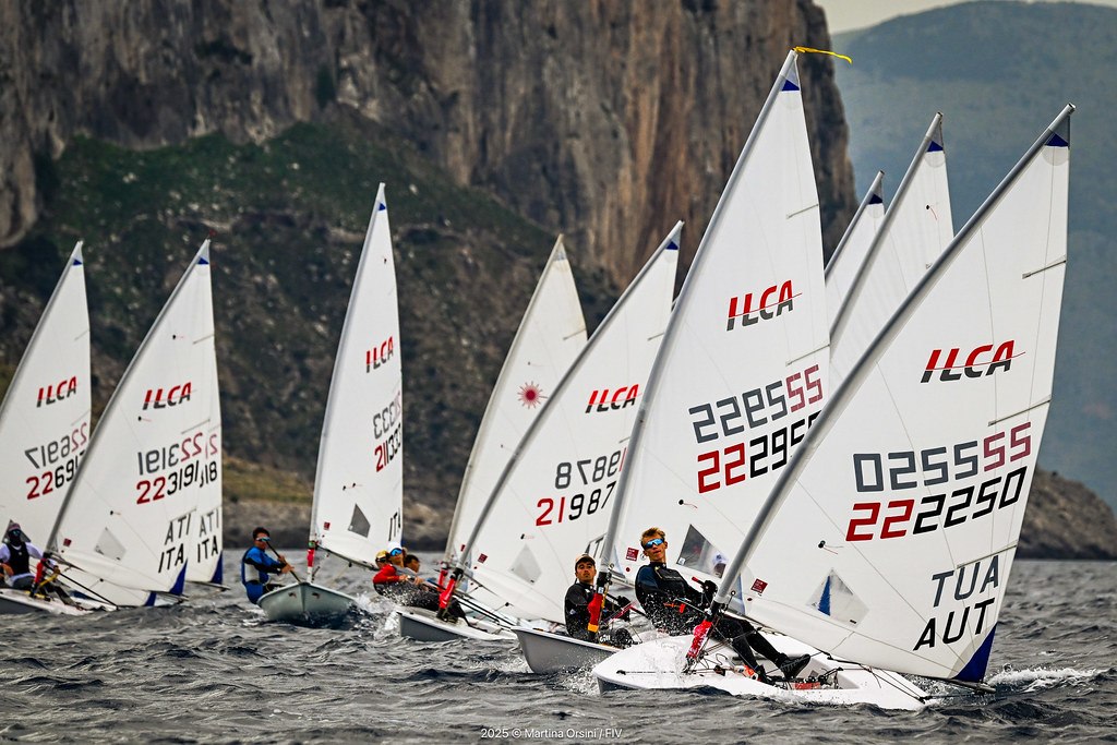 Flotta olimpica in regata a Napoli