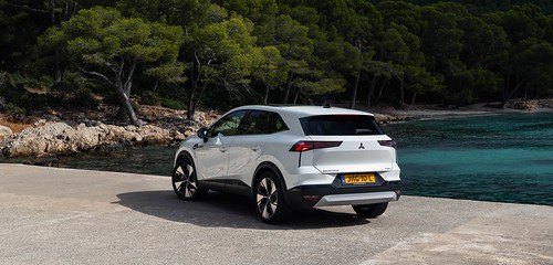 Novo Mitsubishi (é) Grandis, entre proporção e propósito. Conduzimos o SUV pensado para as famílias europeias