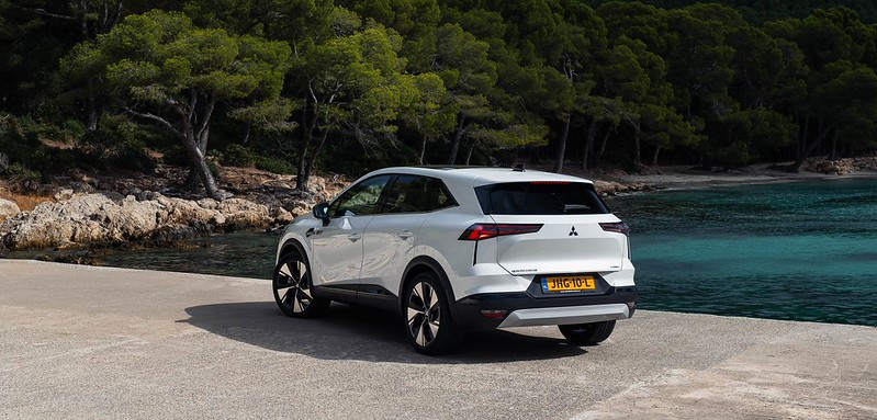 Novo Mitsubishi (é) Grandis, entre proporção e propósito. Conduzimos o SUV pensado para as famílias europeias