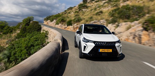 Novo Mitsubishi (é) Grandis, entre proporção e propósito. Conduzimos o SUV pensado para as famílias europeias