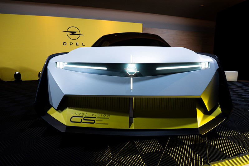 A Opel está cada vez mais potente e elétrica