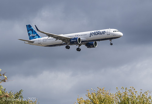 jetBlue 354 | by Aviation Love Worldwide.
