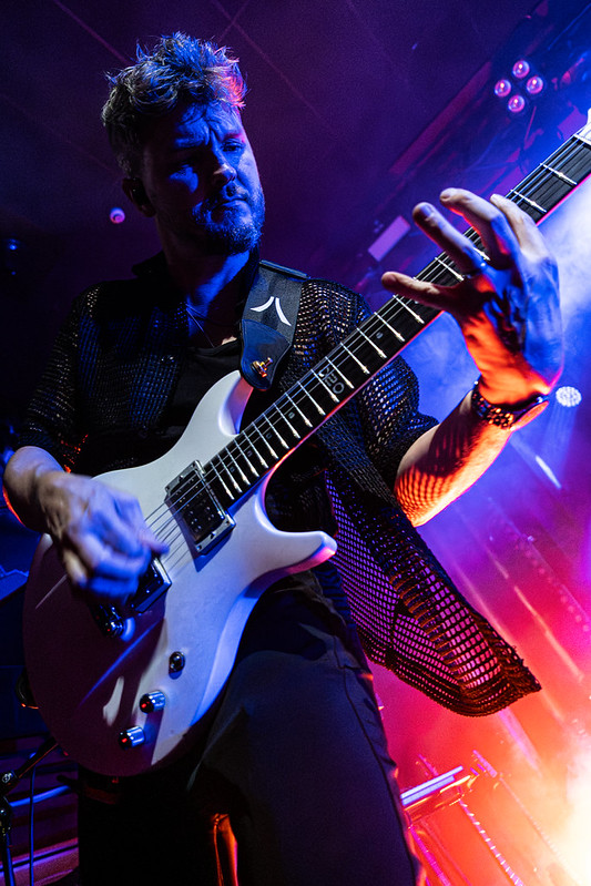 leprous-18
