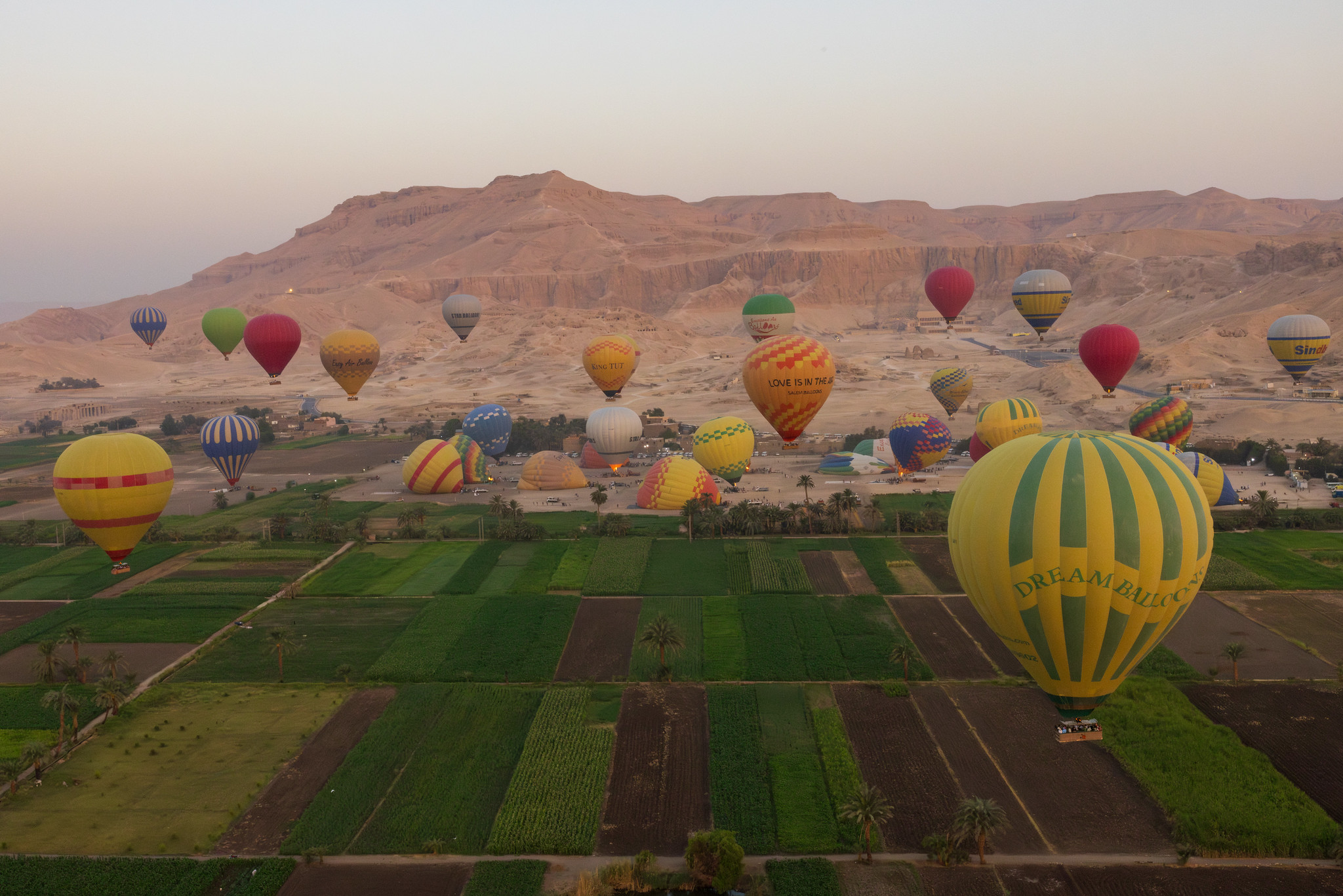 The balloons of Luxor