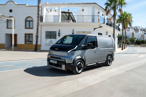 Novo Kia PV5 vence os prémios de “Melhor Furgão Elétrico” e “Furgão do Ano” de 2026