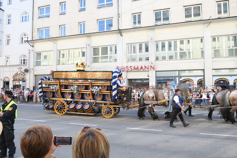 Oktoberfest parade / etdrysskanel.com