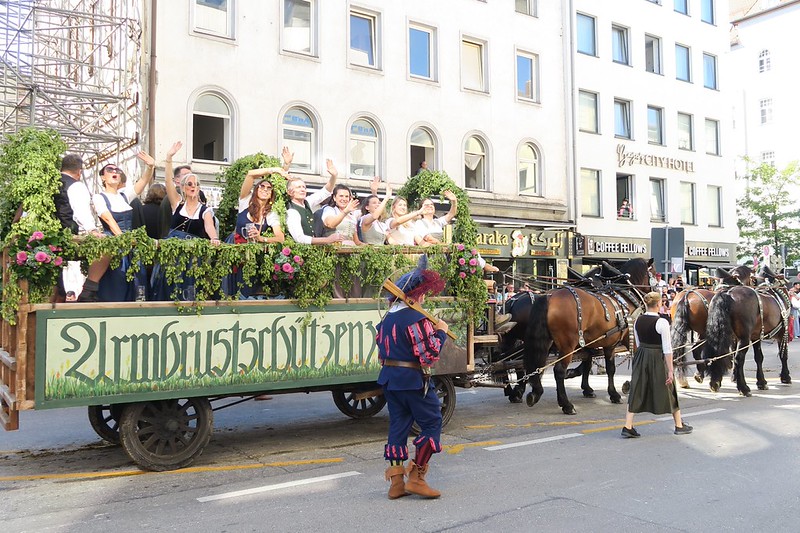 Oktoberfest parade / etdrysskanel.com