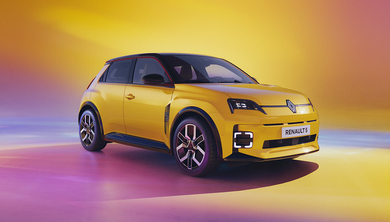 Conduzimos o novo Renault 5