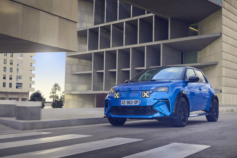 Conduzimos o novo Alpine A290