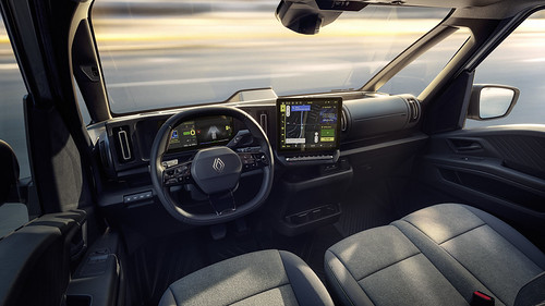 Novo Renault Trafic E-Tech não brinca em serviço: 450 km de autonomia e carregamento ultrarrápido.